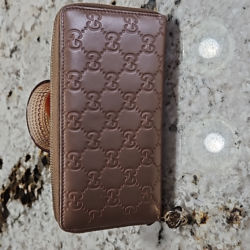 Authentic Gucci wallet